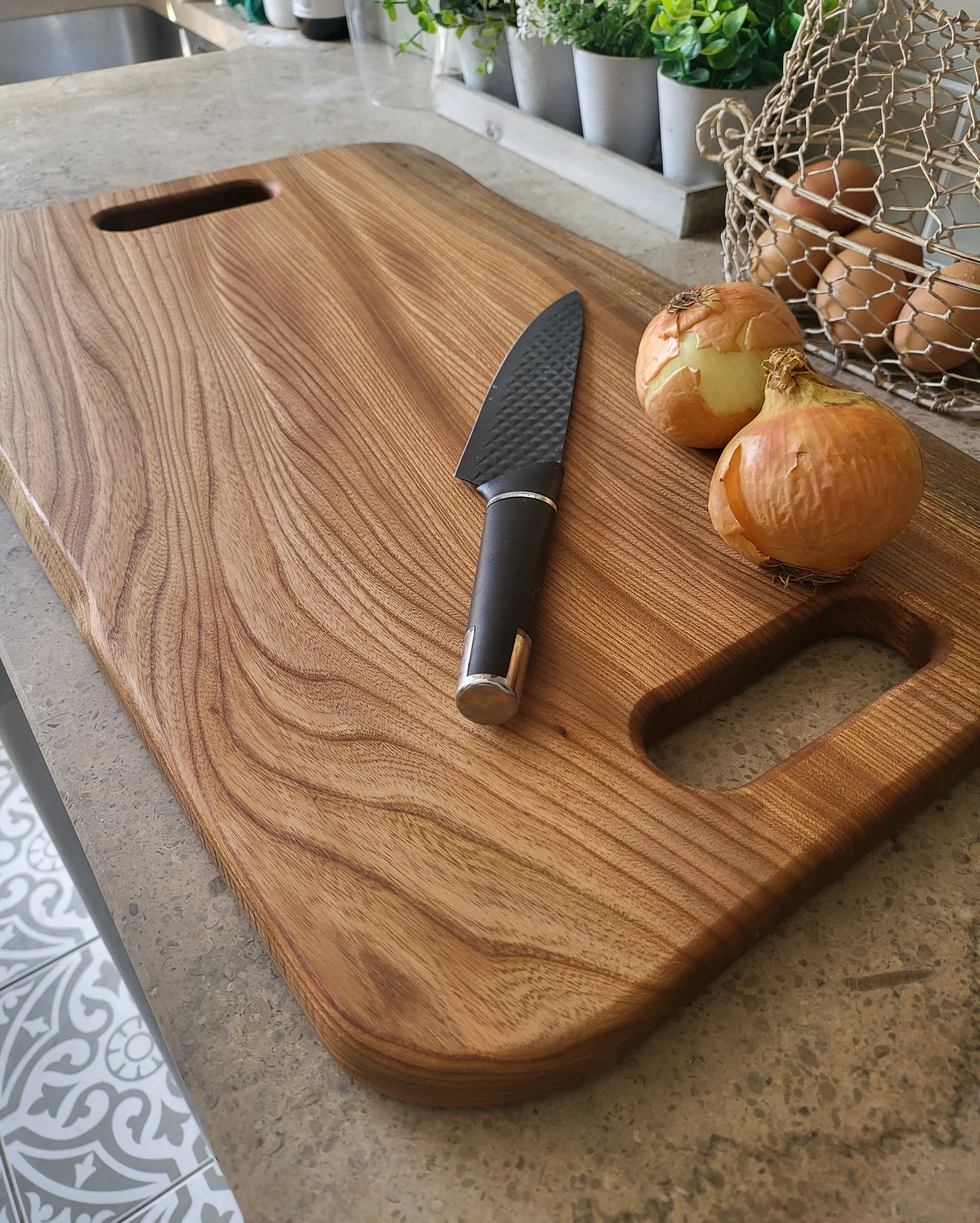 Chopping Board - Hand Crafted - Elm - Extra Large - "Saxon-1"